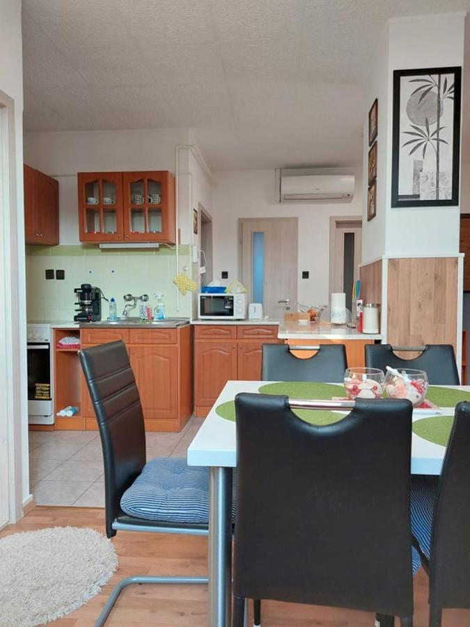 Nagcsalados Rozsa Apartman Balatonlelle Buitenkant foto