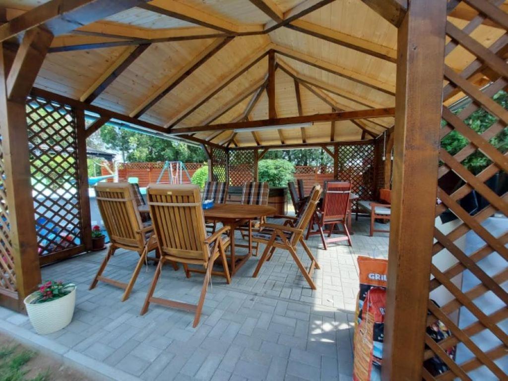 Nagcsalados Rozsa Apartman Balatonlelle Buitenkant foto